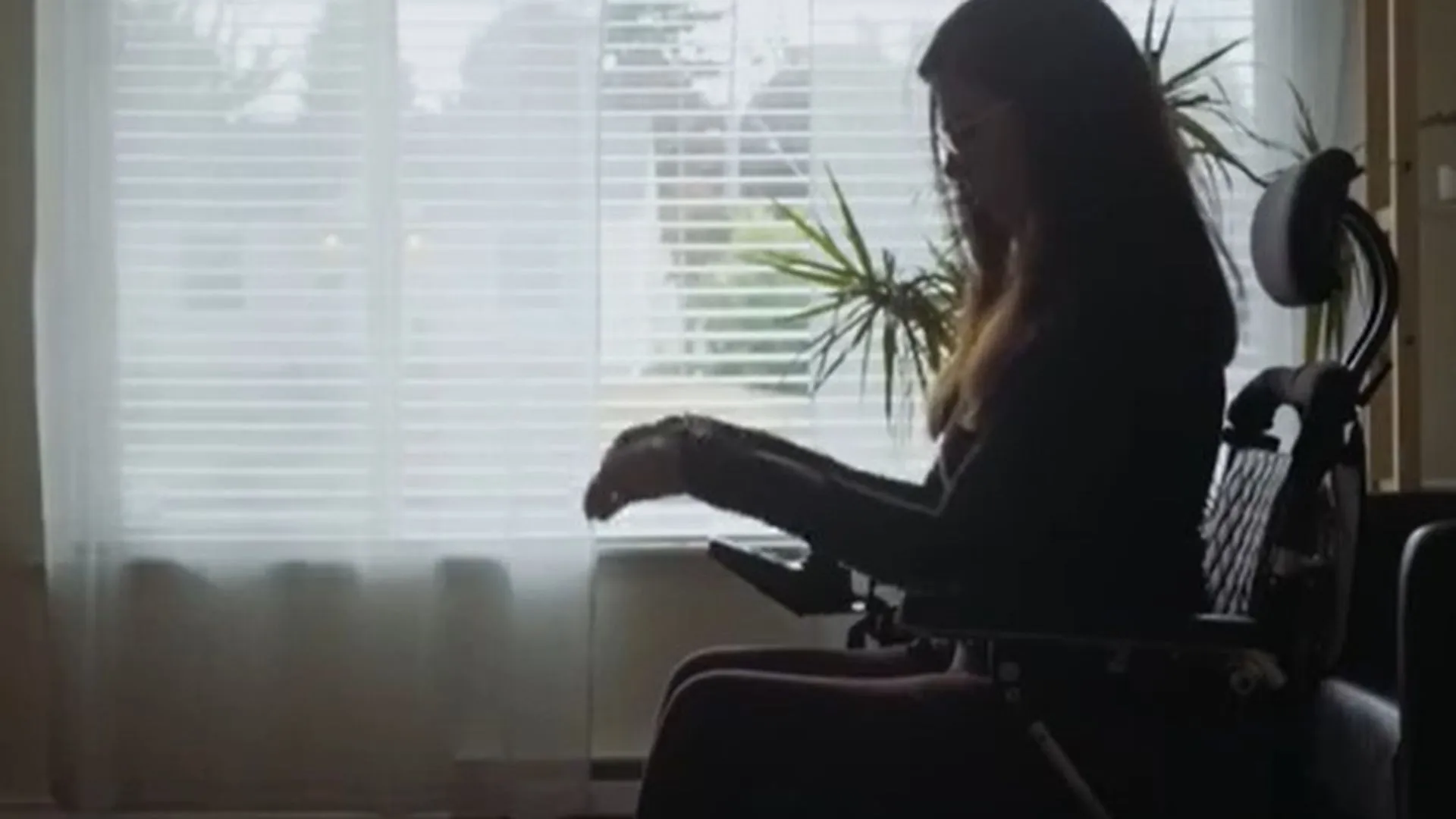 Una bailarina con ELA vuelve a 'actuar' en el escenario con sus ondas cerebrales gracias a un avatar digital en Amsterdam