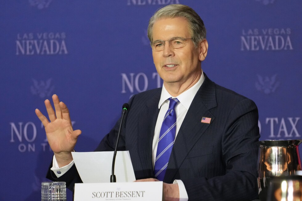 US extends waiver on Russian oil sanctions to ease Iran war shortages despite Bessent denial