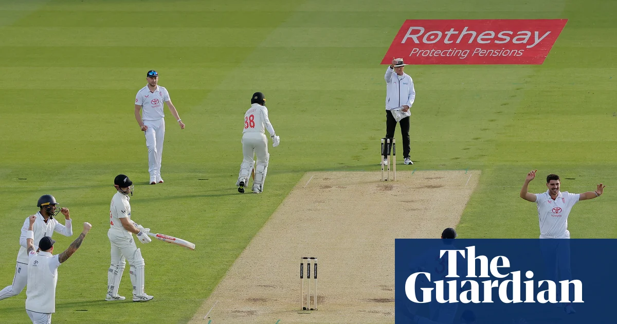 England grab initiative with late wickets after Gay half-century proves pivotal
