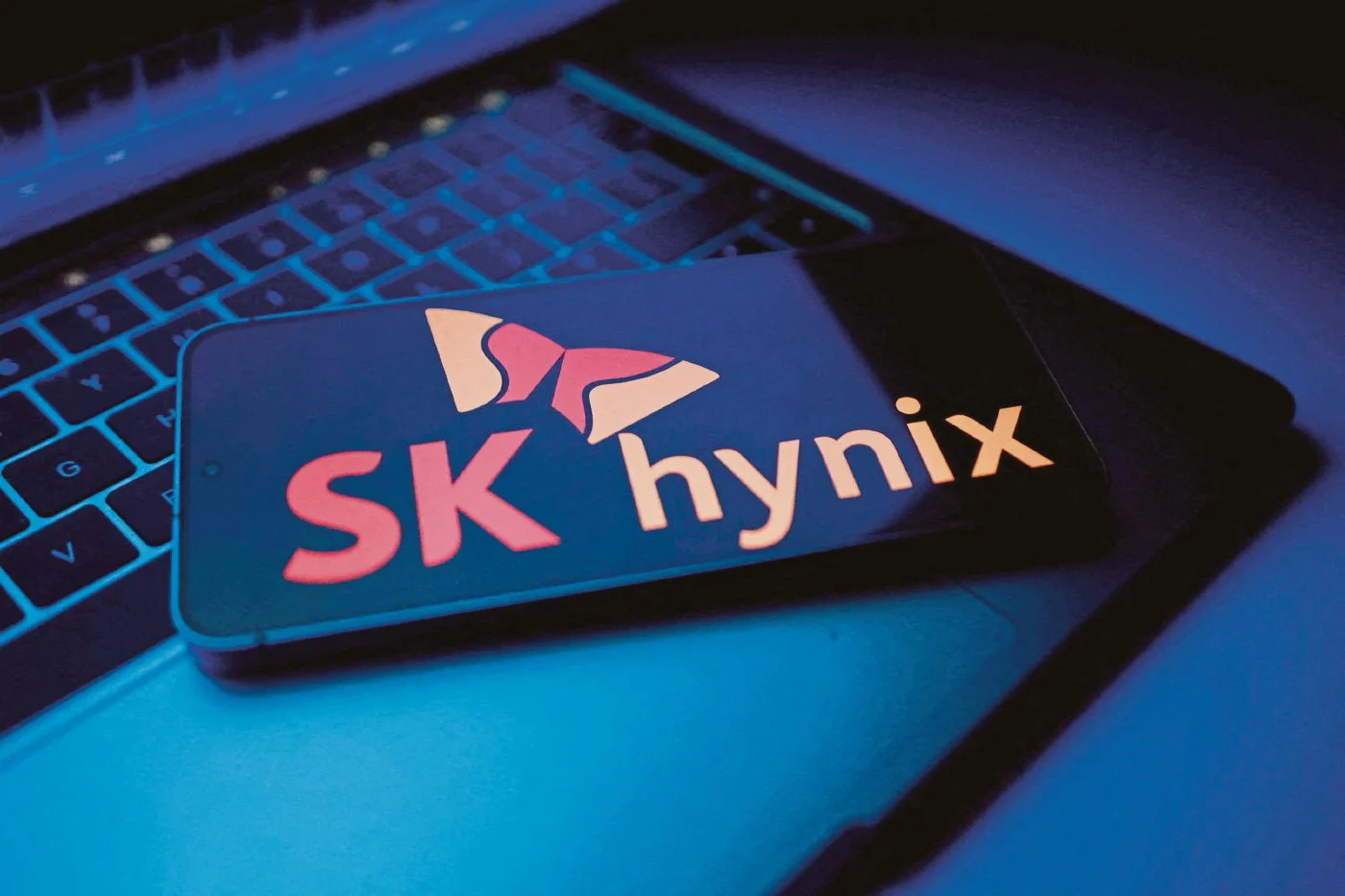 SK Hynix shares jump 15pct after peer Samsung projects blowout earnings