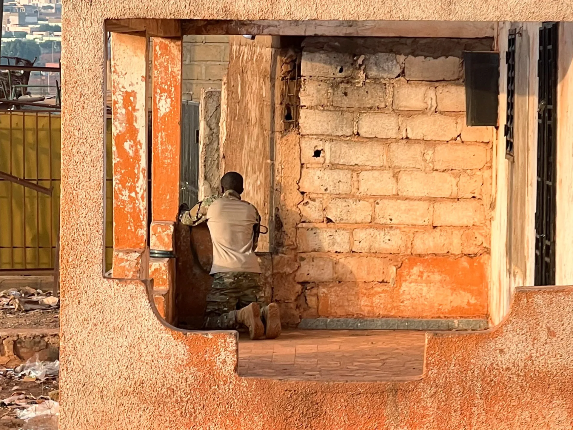 Gunmen stage simultaneous attacks across Mali, army says