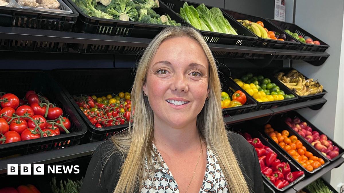 Community supermarket opens in shopping centre