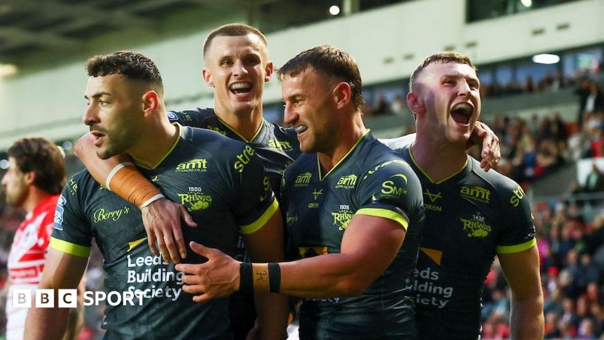 Leeds go back top with thumping win at St Helens