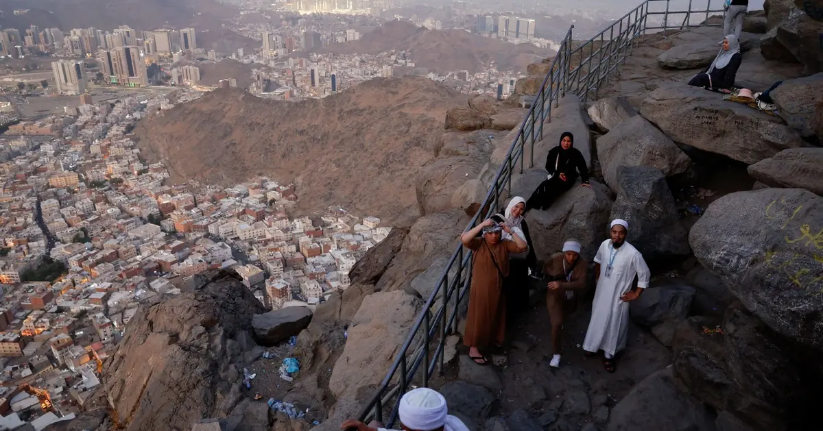 Iranians attend Hajj despite war