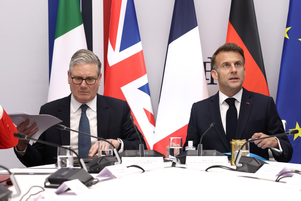 Macron and Starmer welcome Hormuz reopening and push for permanent navigation security