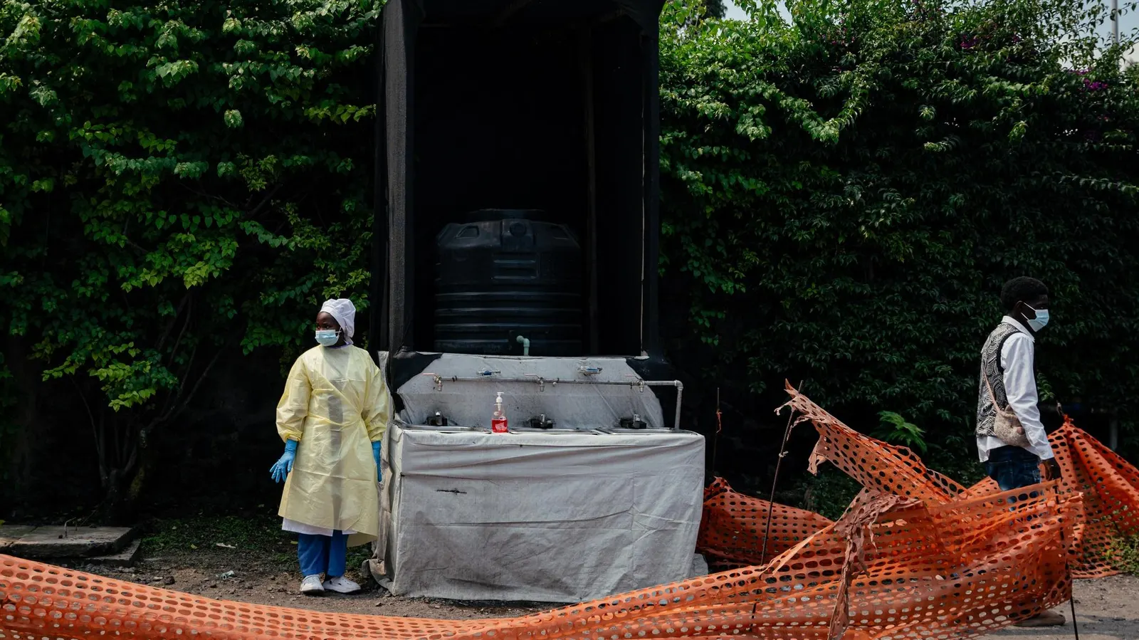 American Doctor Catches Ebola During African Outbreak, CDC Says