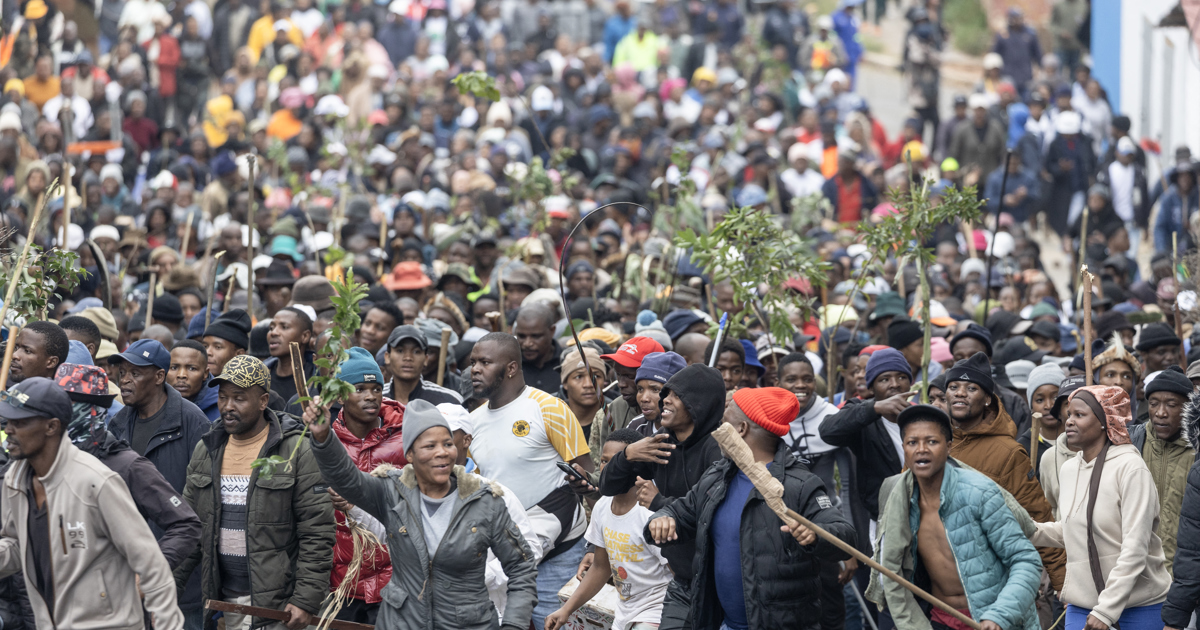 Ramaphosa announces crackdown and fast-tracked deportations of undocumented migrants