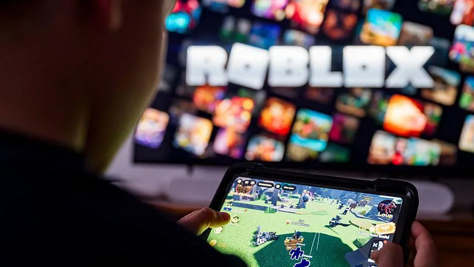 US groups urge investigation into child safety and spending on Roblox
