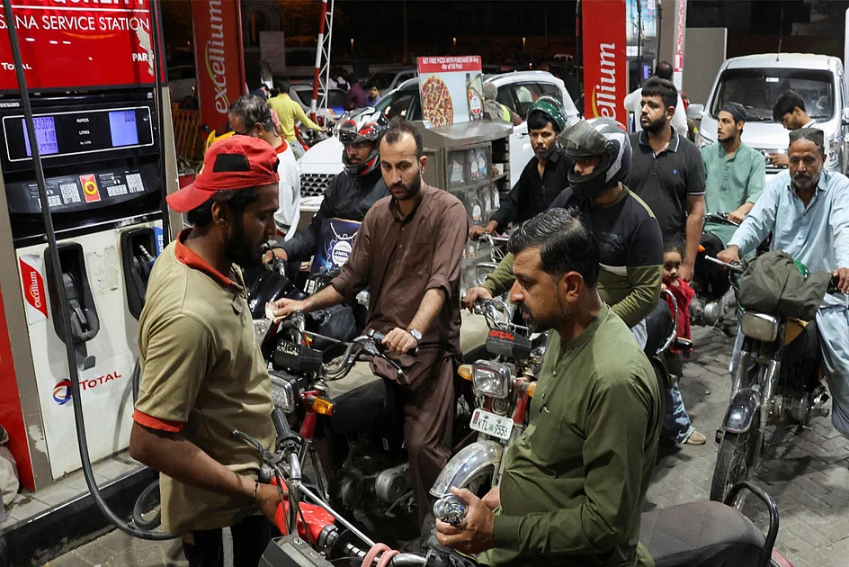 Pakistan closes schools, cuts allowances to save fuel amid Middle East conflict