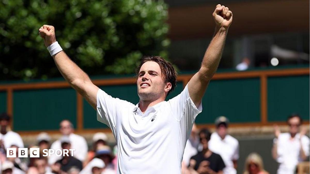 Fery reaches third round to keep British hopes alive
