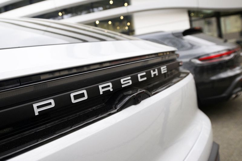 Porsche deliveries tumble further in first quarter