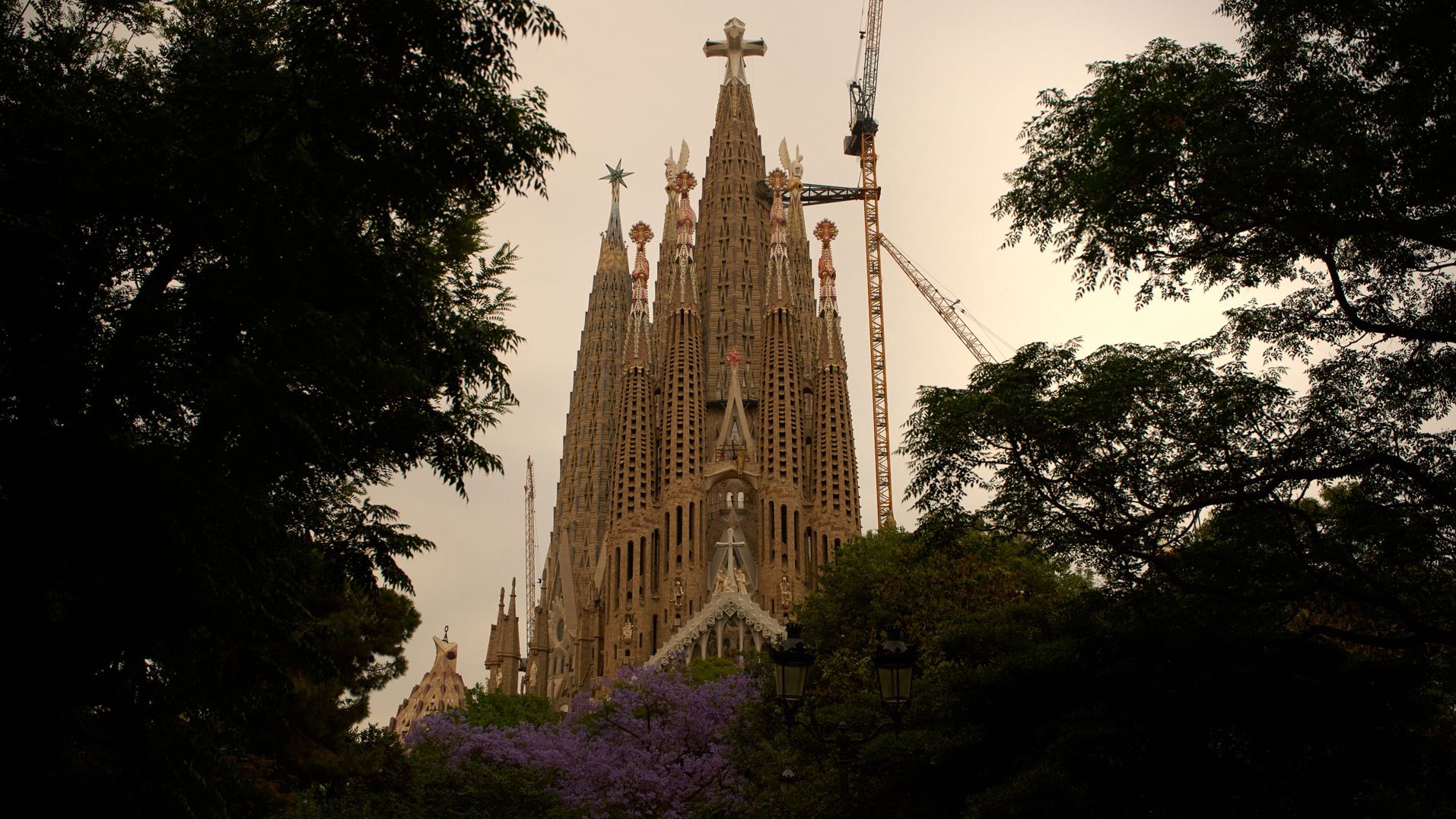 La Sagrada Familia es la biblia de piedra, pero también un libro de historia: así trabajó Antoni Gaudí en su templo