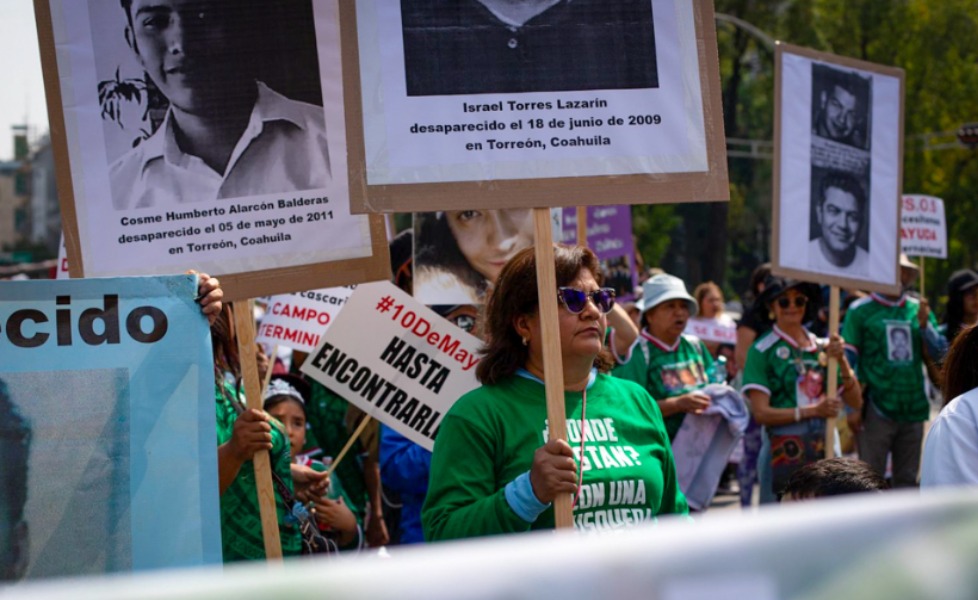 “México brillará en Mundial, las madres entre fosas”: Buscadoras marchan por la crisis de desaparecidos en México