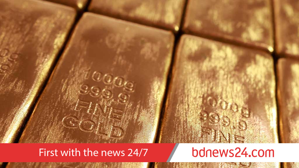 Gold falls from three-week high on profit-booking, firm dollar