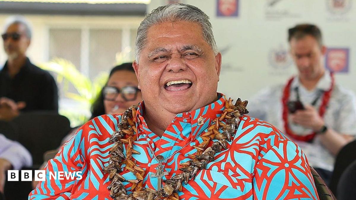 Samoa leader apologises for Nazi salute after video from 2007 emerges