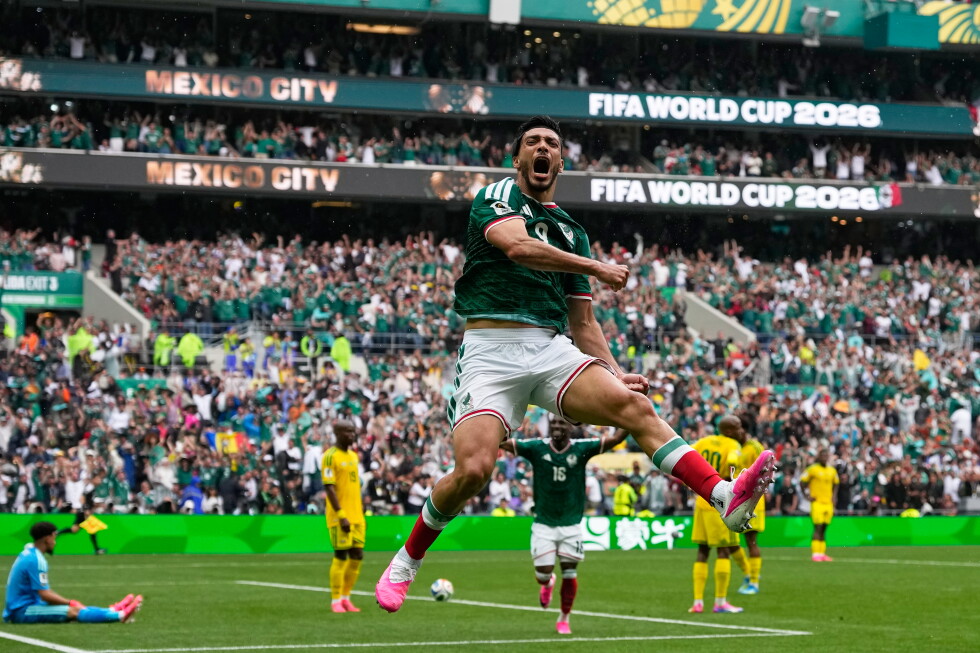 Years after skull fracture, Mexico's Raúl Jiménez has his long-awaited World Cup star moment