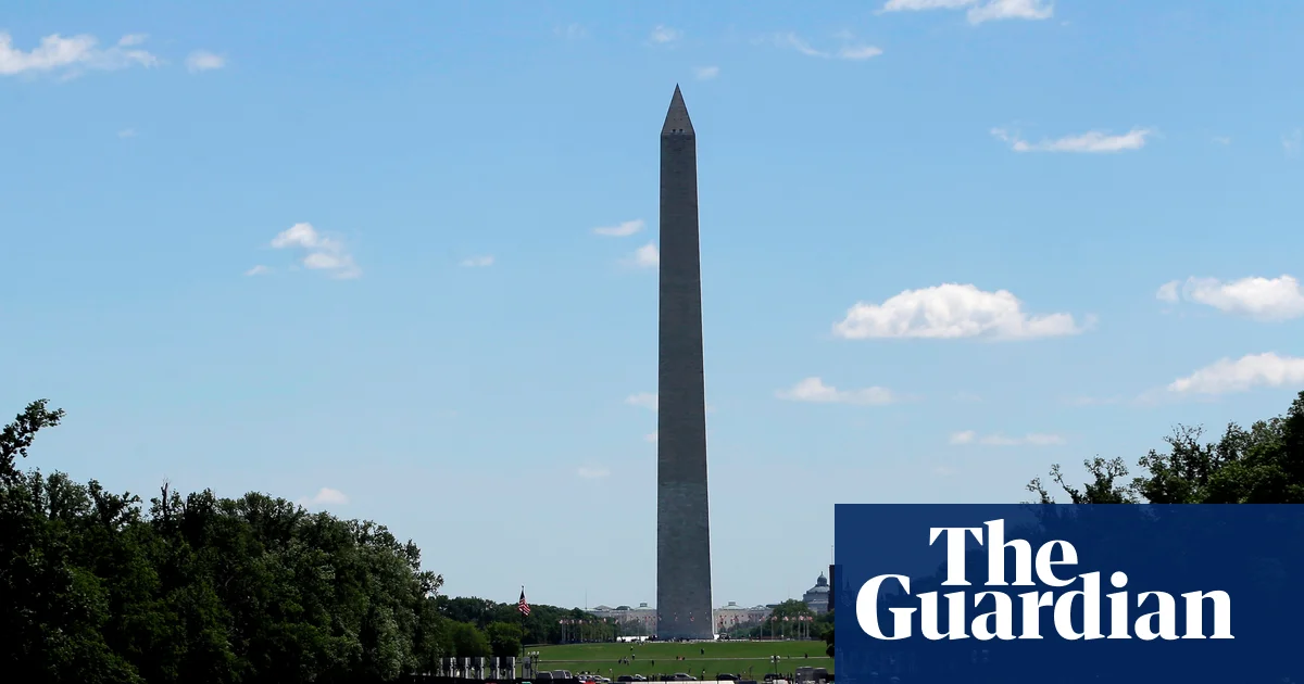 No-bid contract to turn DC’s reflecting pool blue goes to firm with ties to Trump