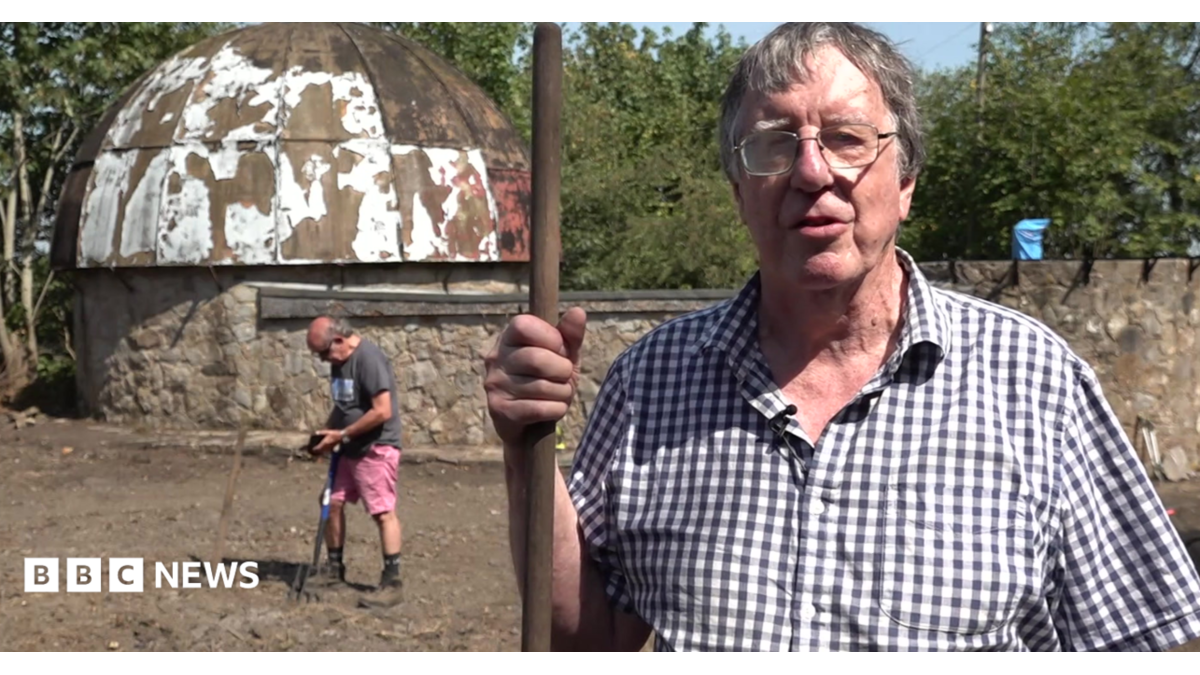 Volunteers work to reopen city's old observatory
