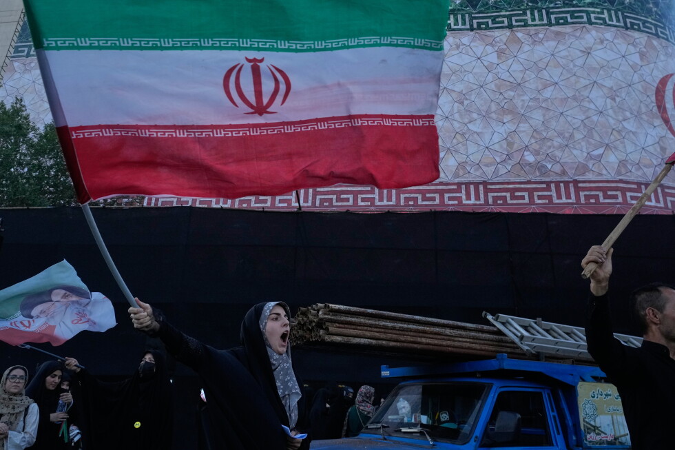 Deal is reached to end Iran war and Trump orders stop to US naval blockade