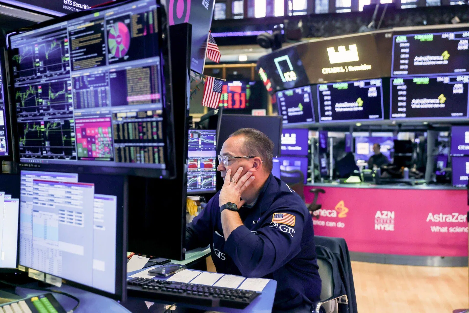 S&P 500, Nasdaq fall as tech selling resumes, Trump vows to respond to downed US helicopter