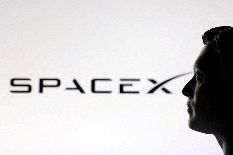Analysis-Short-sellers to tread carefully as Musk's SpaceX debuts
