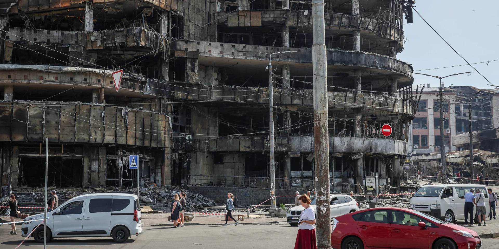 Russia announces new strikes on Kyiv and urges foreigners to leave city immediately