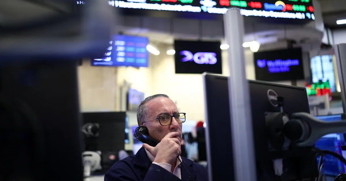 Stocks fall, oil prices rise as Middle East stalemate continues