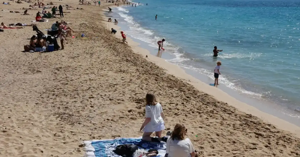 Balearics welcomed 2.2 million international tourists up to April, a 2.1% increase: Britons knock all other countries out of the park across Spain