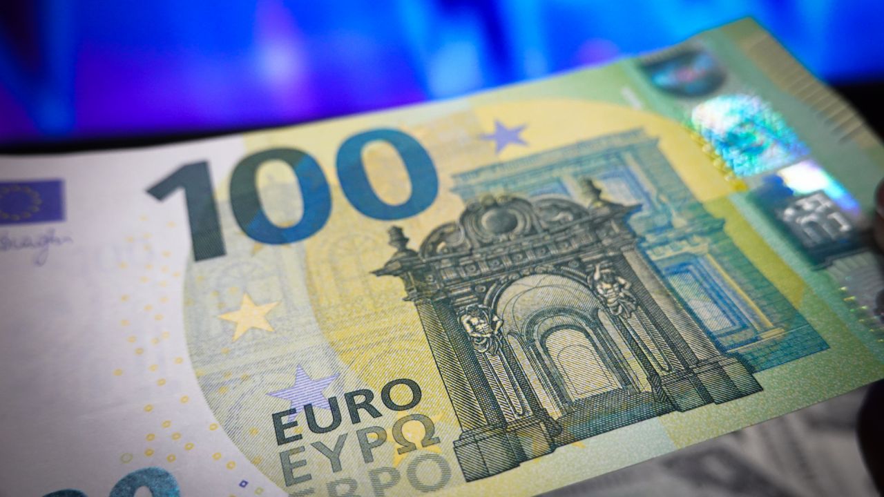 EU provisionally approves €90 bln Ukraine loan after Druzhba reopening