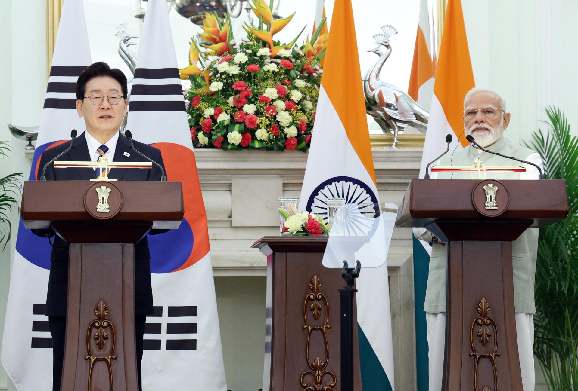 Leaders of Korea, India seek to deepen ties in shipbuilding, AI, defense