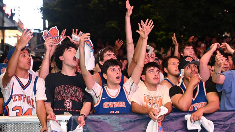 Knicks fans celebrate NBA championship: Live updates, highlights from chaotic New York City scenes