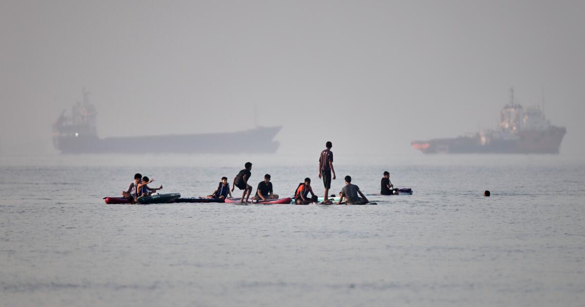A new exchange of fire with Iran in the gulf tests the fragile ceasefire