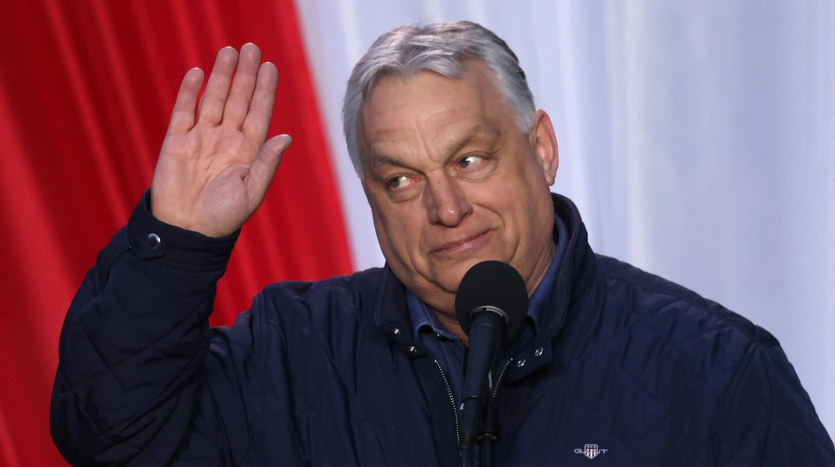 Viktor Orbán steps down and gives up parliamentary mandate, but stays Fidesz leader