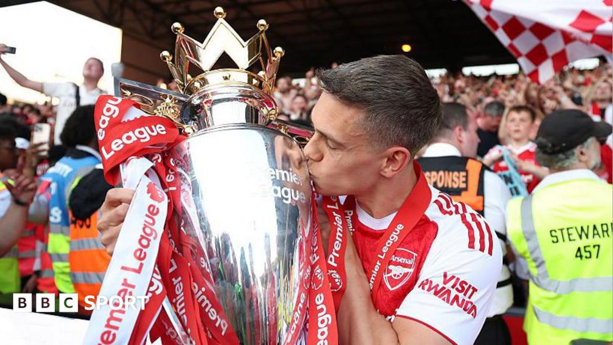 Arsenal forward Trossard joins Besiktas for £15.3m