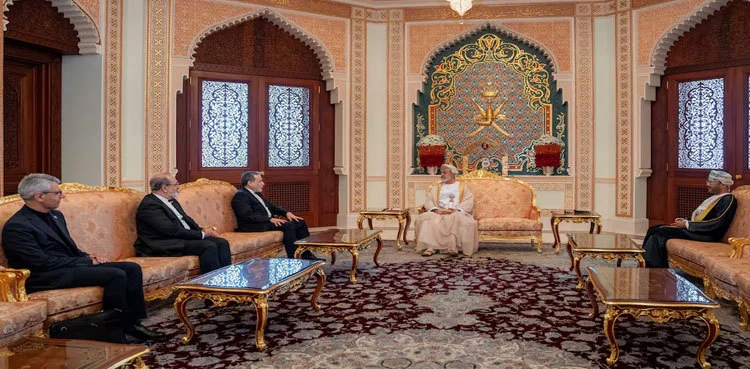 Iran's Araqchi discusses efforts to end war and Hormuz security with Oman