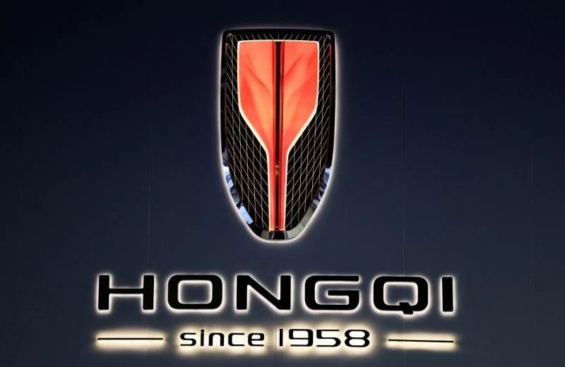 Hongqi se fija en la planta de Stellantis en España para su expansión en Europa