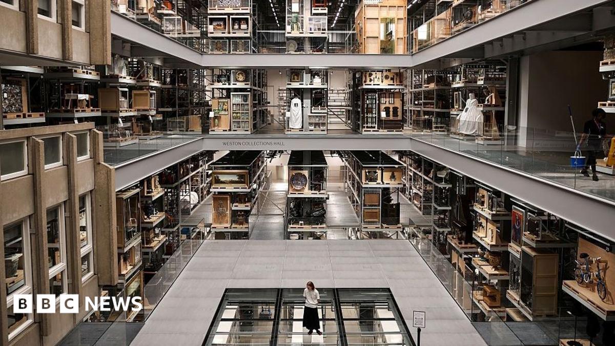 V&A workers to strike over pay and conditions
