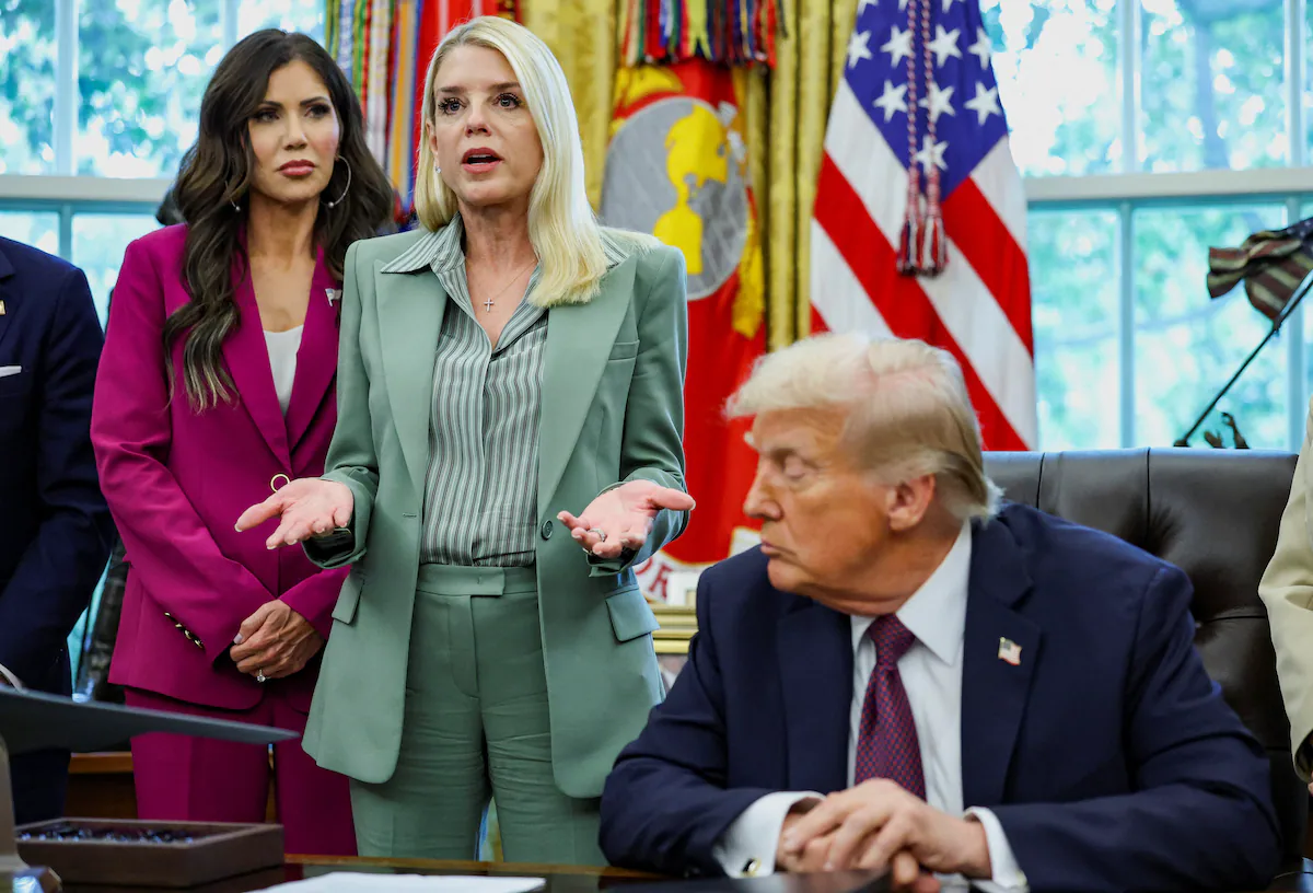 Trump destituye a la fiscal general, Pam Bondi, tras meses de escrutinio por su gestión del 'caso Epstein'
