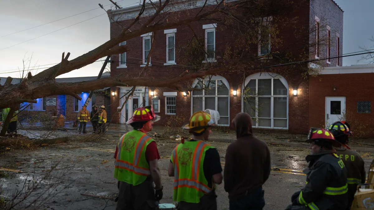Powerful winds and reported tornadoes rip through the Midwest, leaving heavy damage but no deaths