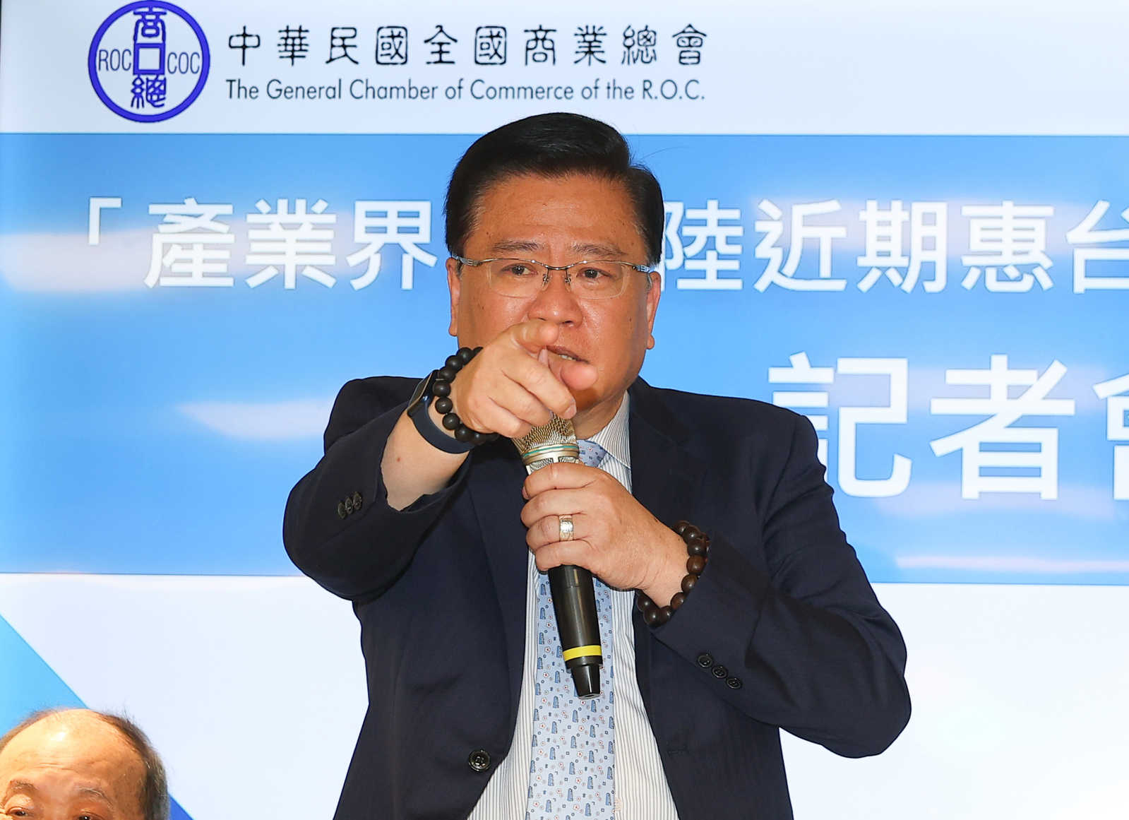 Taiwan business group urges depoliticized cross-strait trade