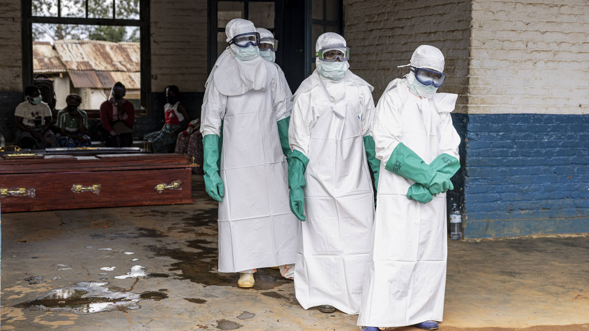 Oxford University scientists developing new Ebola vaccine to tackle outbreak after 177 dead