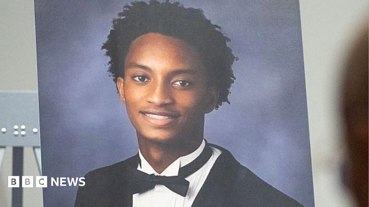 No criminal charges in death of black Mississippi teenager, grand jury says