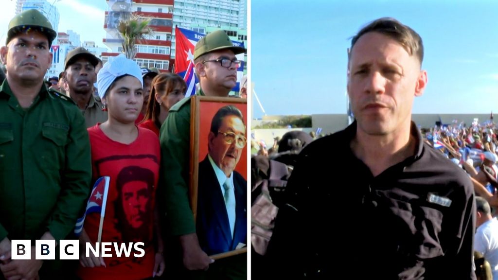 ‘Long live Raúl!’ - Castro’s supporters in Cuba rally in his defence