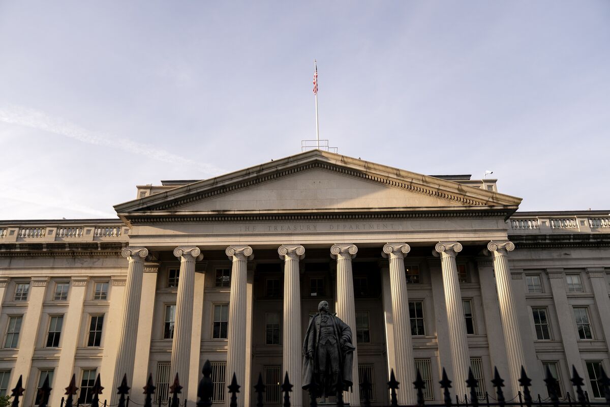 Bond Investors Flee as Inflation Worry Sends Yields to 2026 High