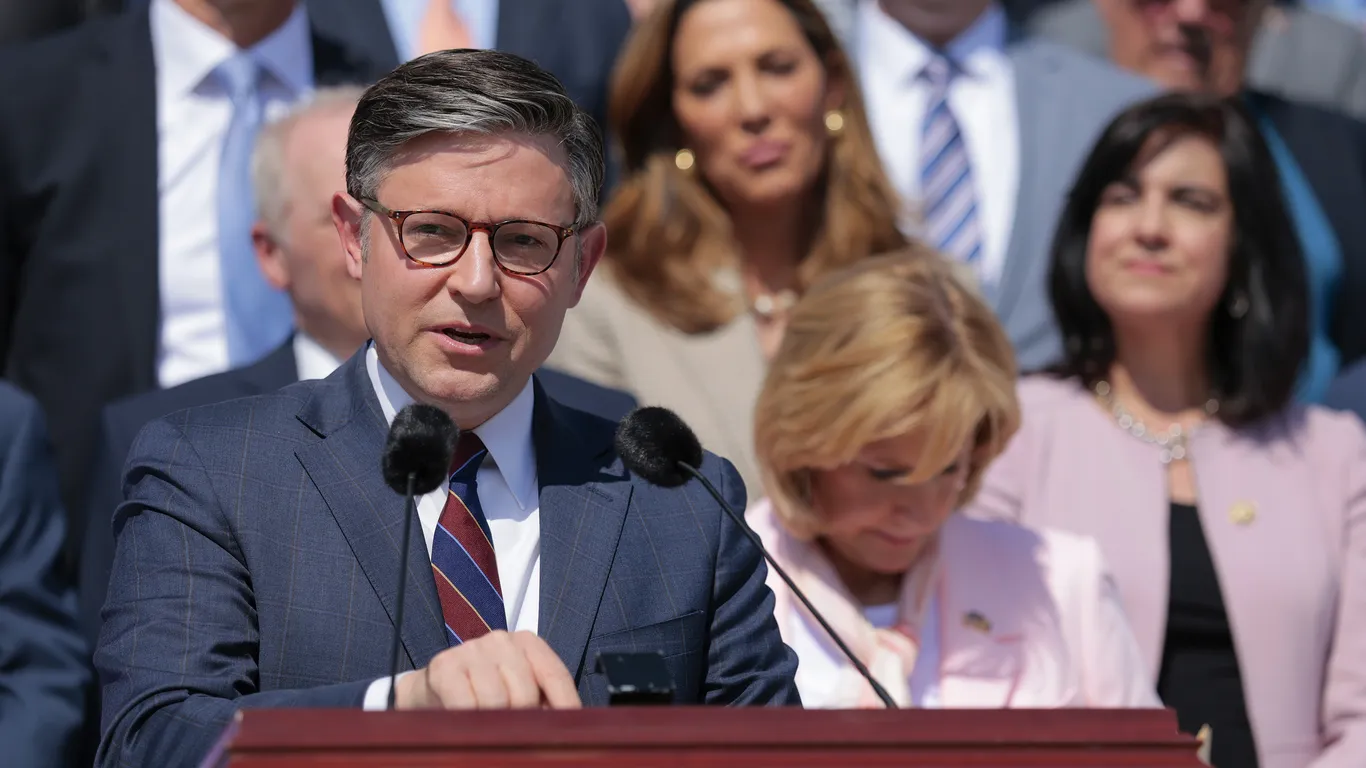 House passes blueprint for ICE, border patrol funding