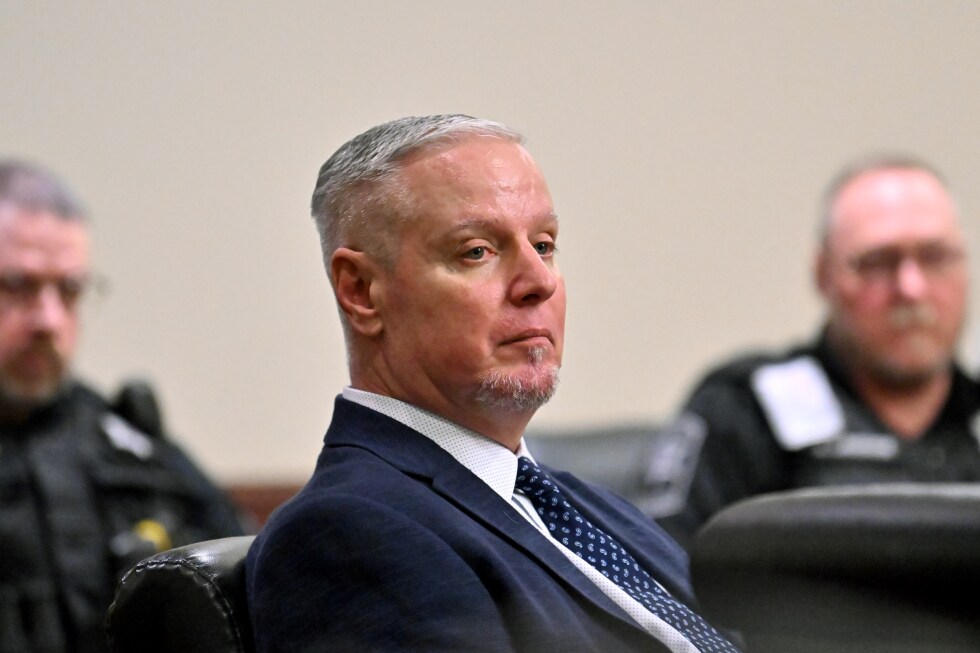 A Christmas rifle, possible warning signs and 41 seconds of gunfire: Jurors weigh Colin Gray's fate