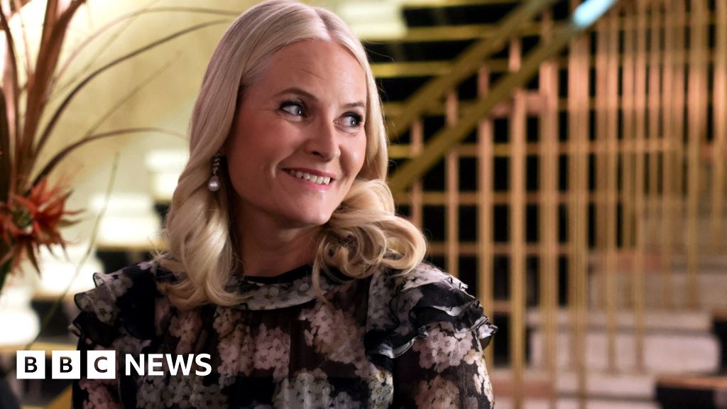 Norway's crown princess on lung transplant waiting list, palace says