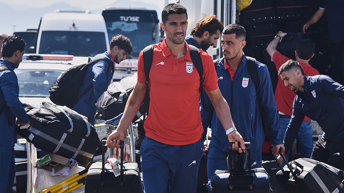 Iran football squad cleared for US entry but staff still await visas