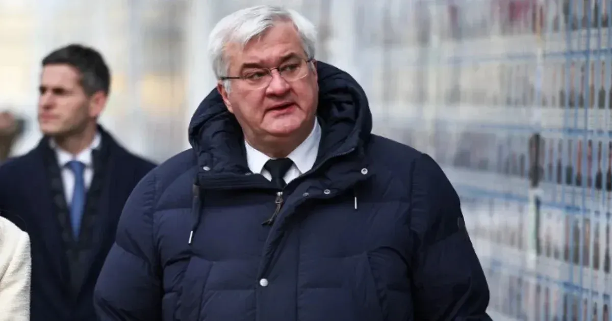 Ukrainian FM claims Hungarian authorities have effectively 'taken hostage' seven employees of Ukrainian state savings bank