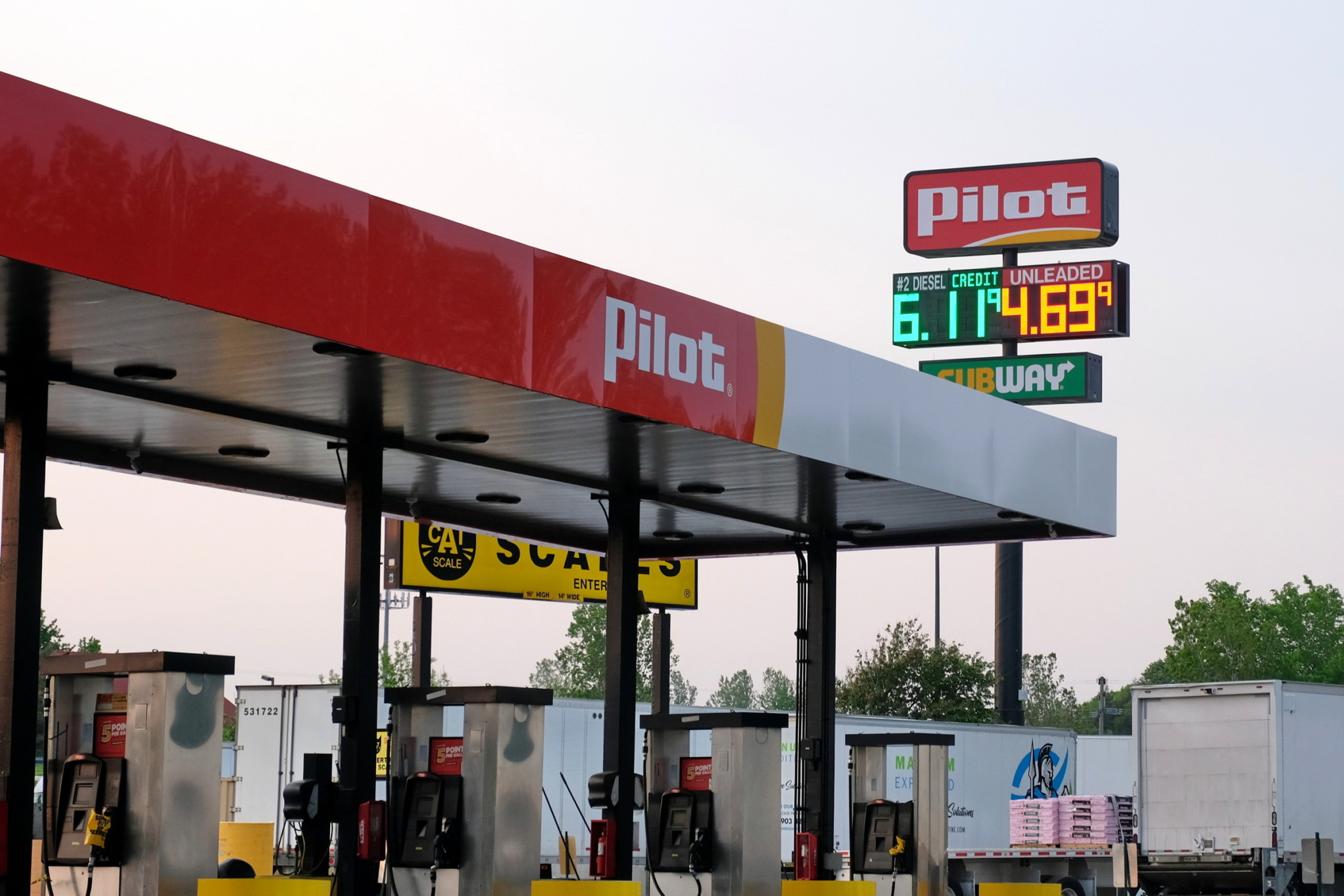Record surge in US diesel fuel prices eases